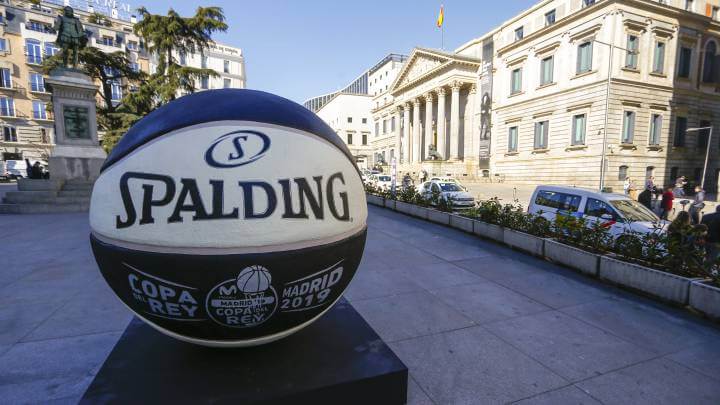 FANZONE-COPA-DEL-REY-01 (1) Glass House Las Rozas Village. Colaboración con Dinamic Art