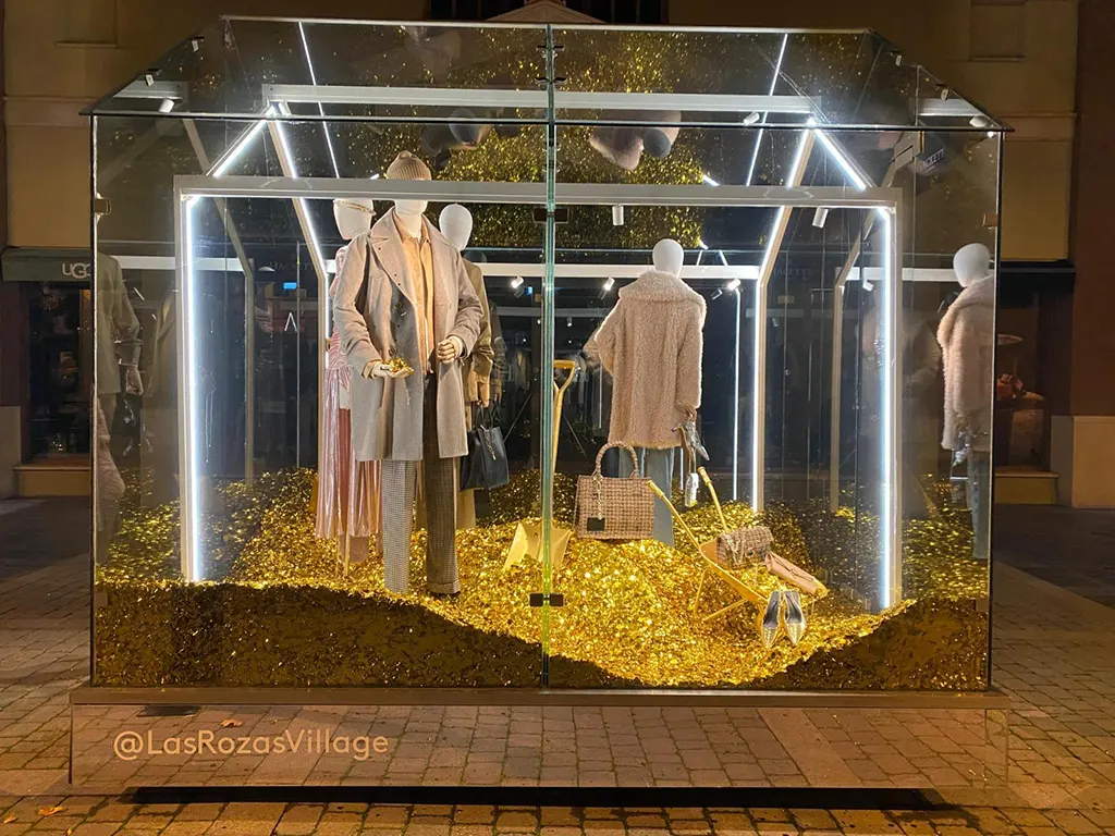 Glass House Las Rozas Village. Colaboración con Dinamic Art Glass House Las Rozas Village. Colaboración con Dinamic Art